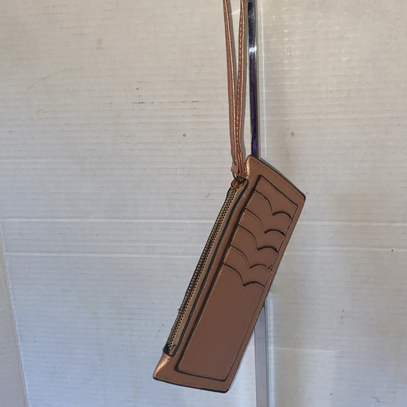 GUC. XOXO bronze, metallic wallet/wristlet. - Picture 8 of 12